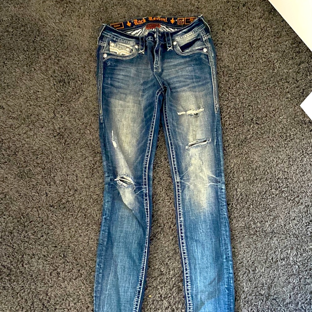 Rock revival midrise skinny jeans.